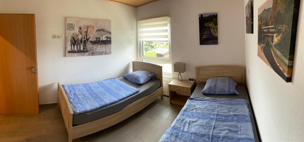 Alte Tankstelle Apartment Strassenhaus Екстериор снимка
