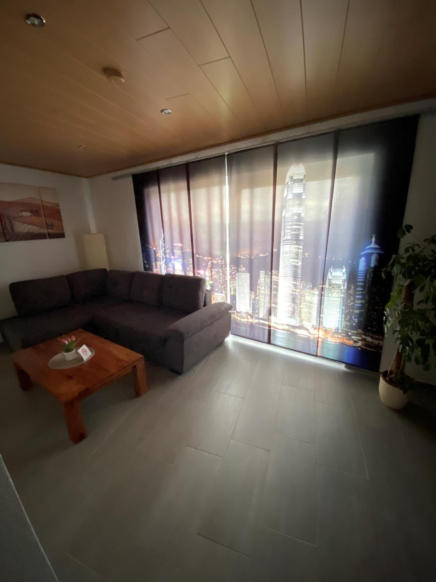 Alte Tankstelle Apartment Strassenhaus Екстериор снимка