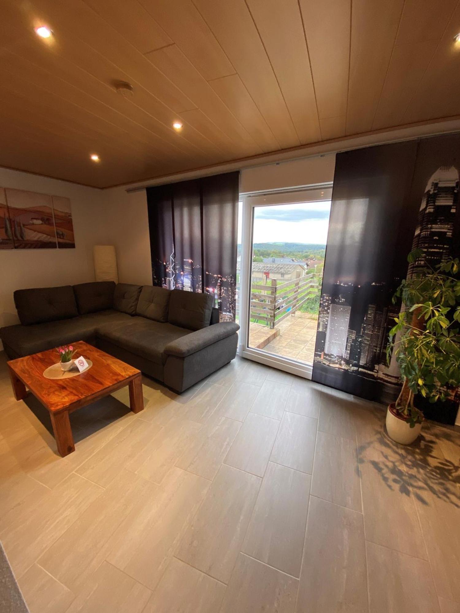 Alte Tankstelle Apartment Strassenhaus Екстериор снимка