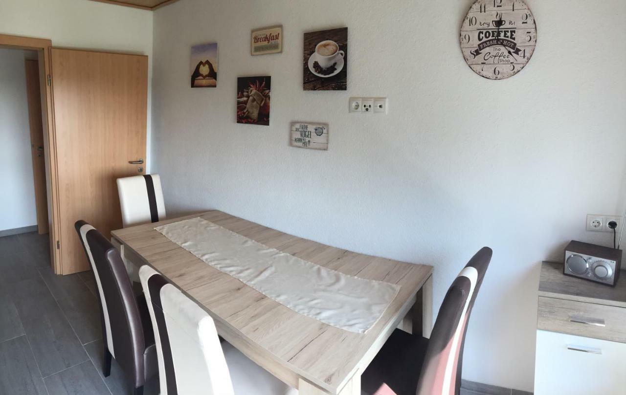 Alte Tankstelle Apartment Strassenhaus Екстериор снимка