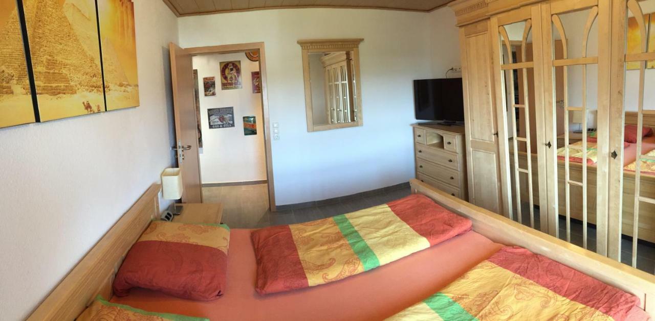 Alte Tankstelle Apartment Strassenhaus Екстериор снимка